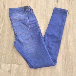 Mid rise skinny jeans size 27 / 5